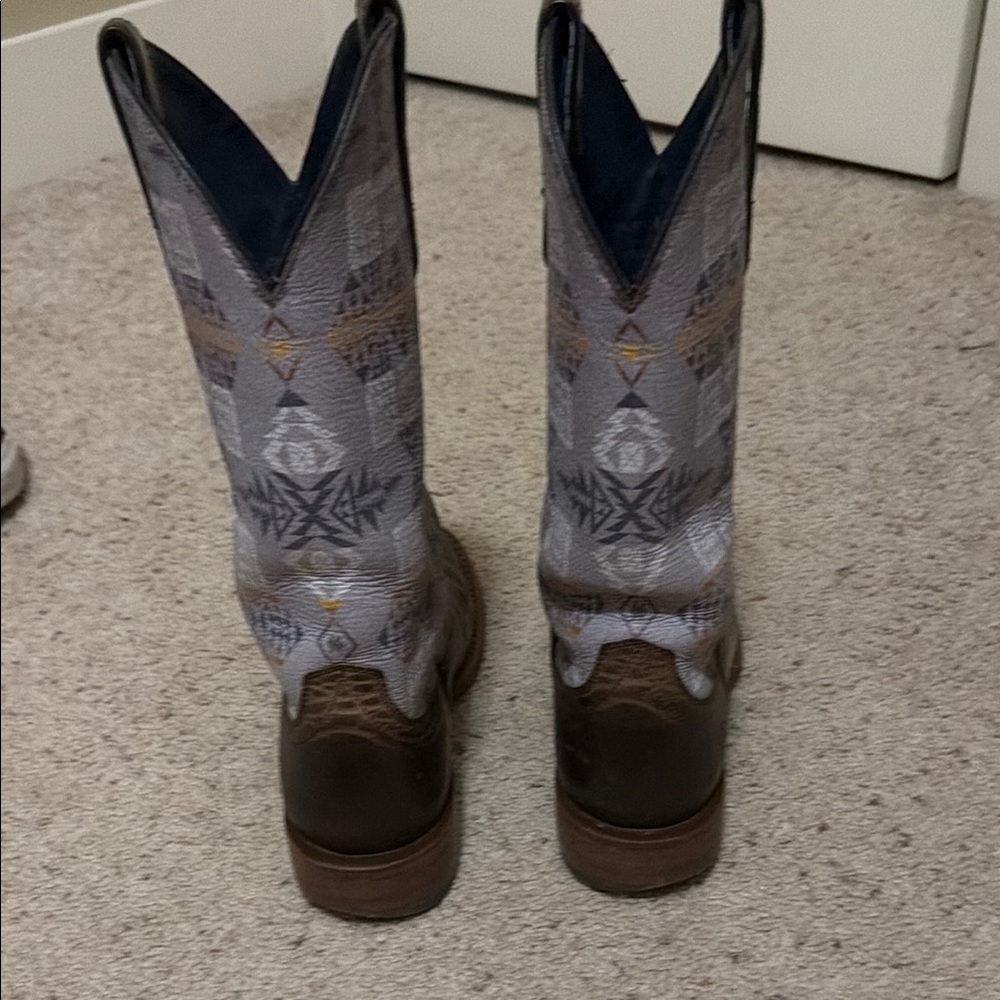 Ariat Brown and Gray Western Boots - Picture 4 of 8